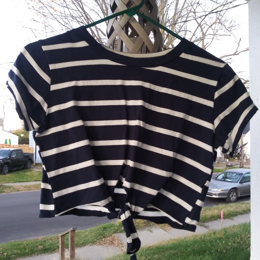 Black and White crop top